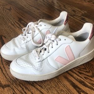Veja sneaked - like new condition